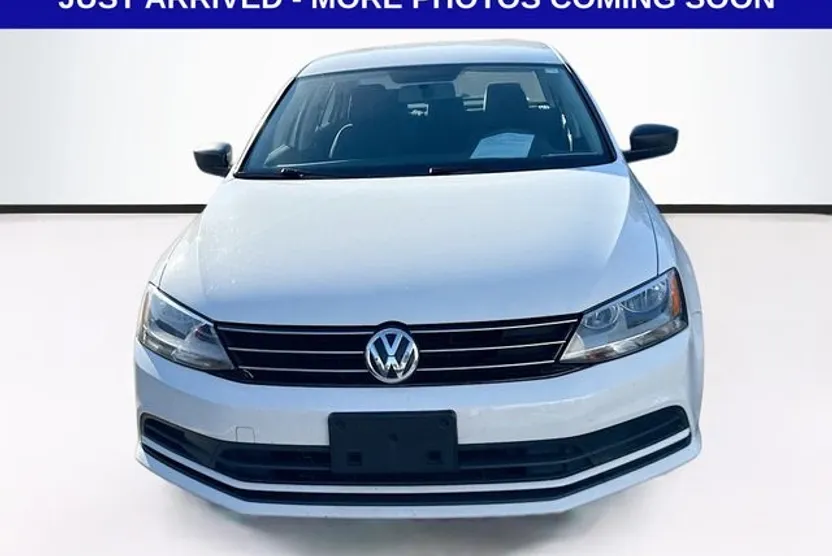 2015 Volkswagen Jetta 2.0 S photo 1