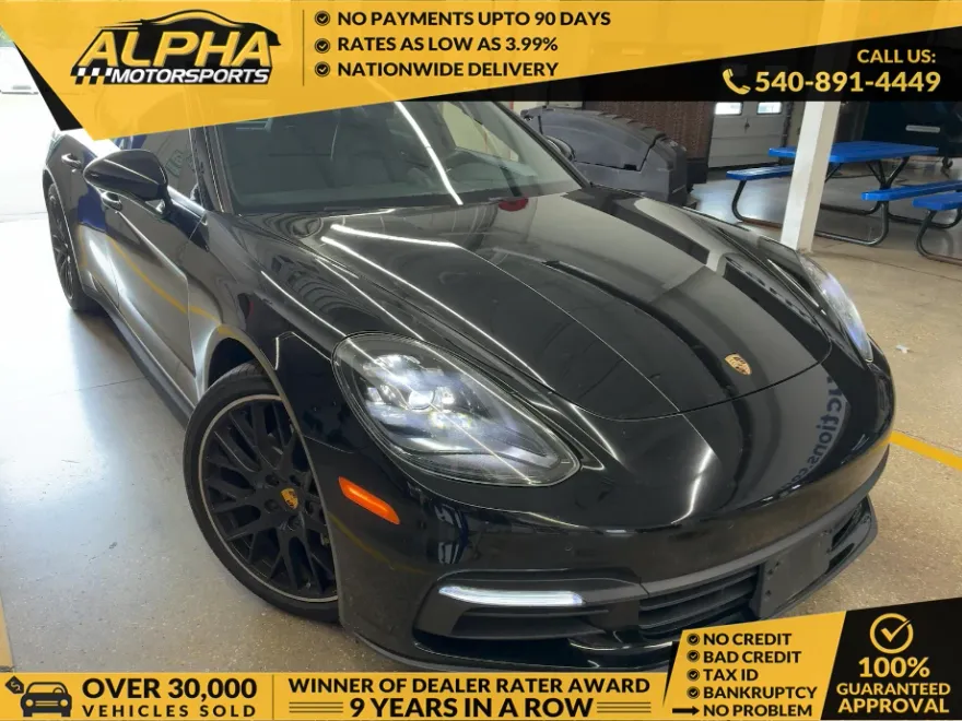 2018 Porsche Panamera Base 4 photo 1