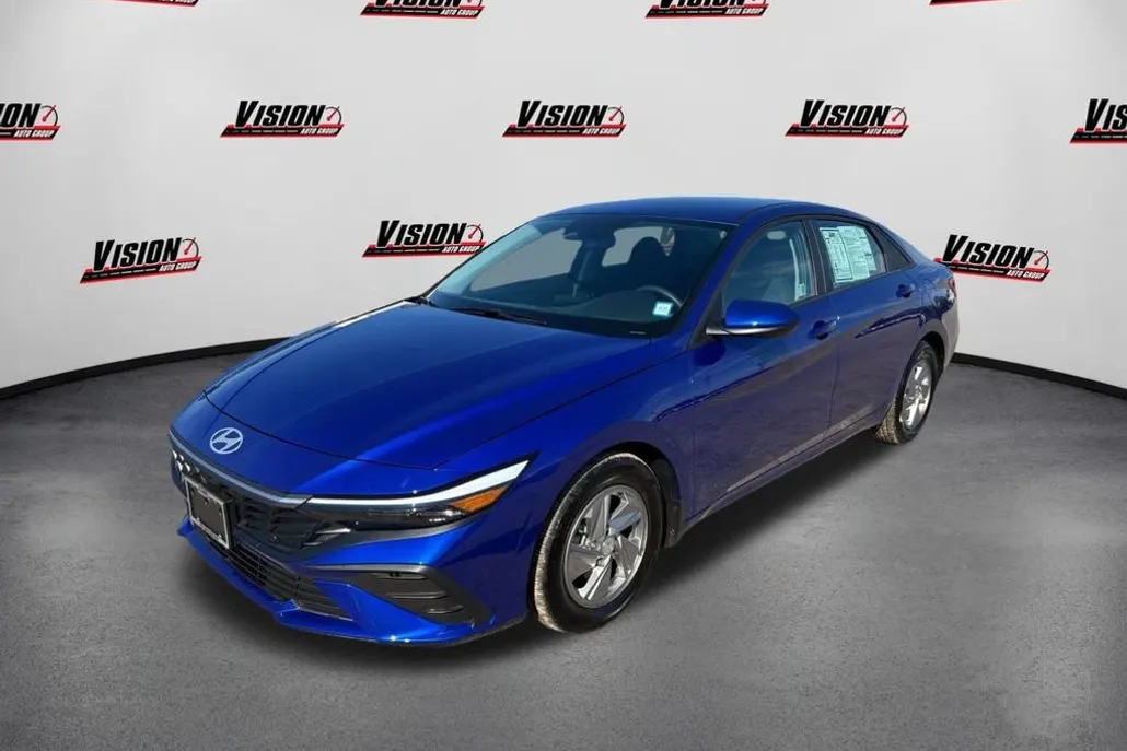 2024 Hyundai Elantra SE photo 1