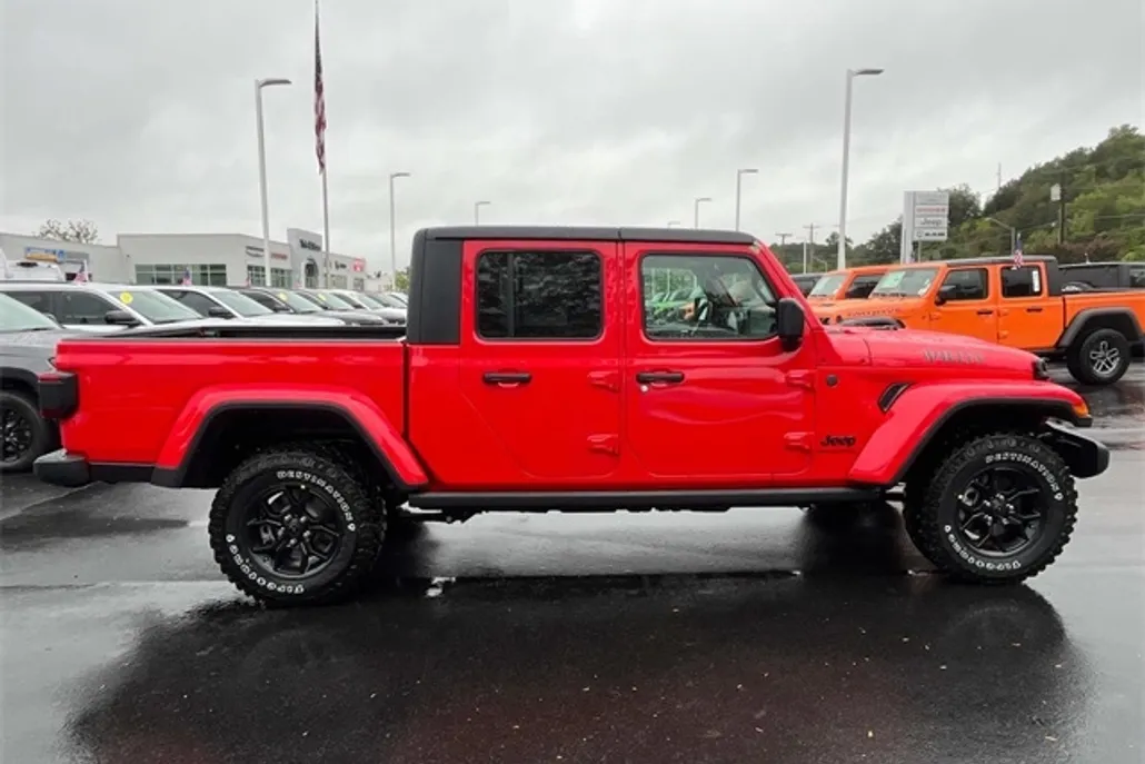 2025 Jeep Gladiator Willys photo 1