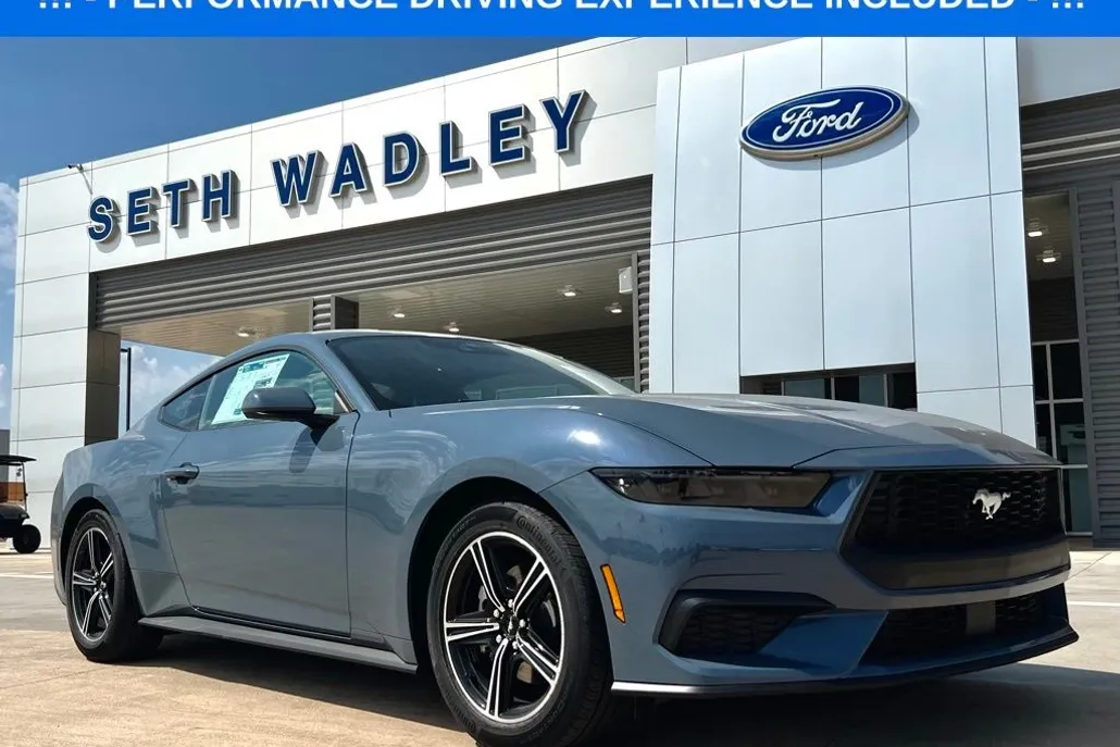 2025 Ford Mustang EcoBoost photo 1