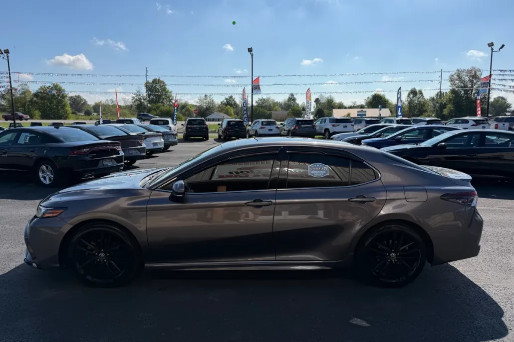 2021 Toyota Camry XSE photo 1