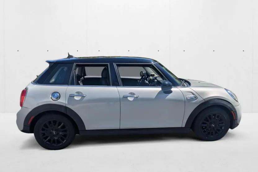 2018 Mini Cooper 4 Door Hardtop S photo 1
