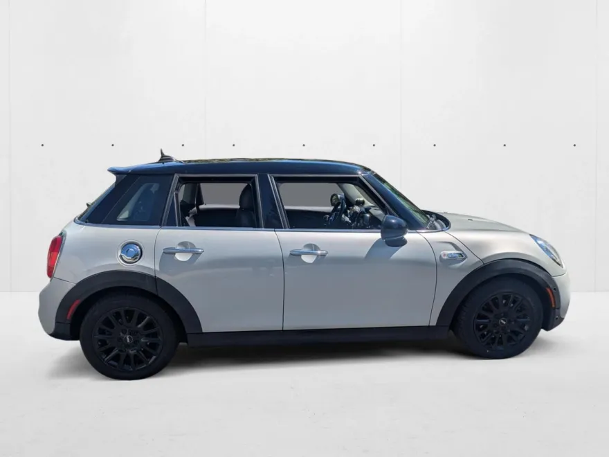 2018 Mini Cooper 4 Door Hardtop S photo 1