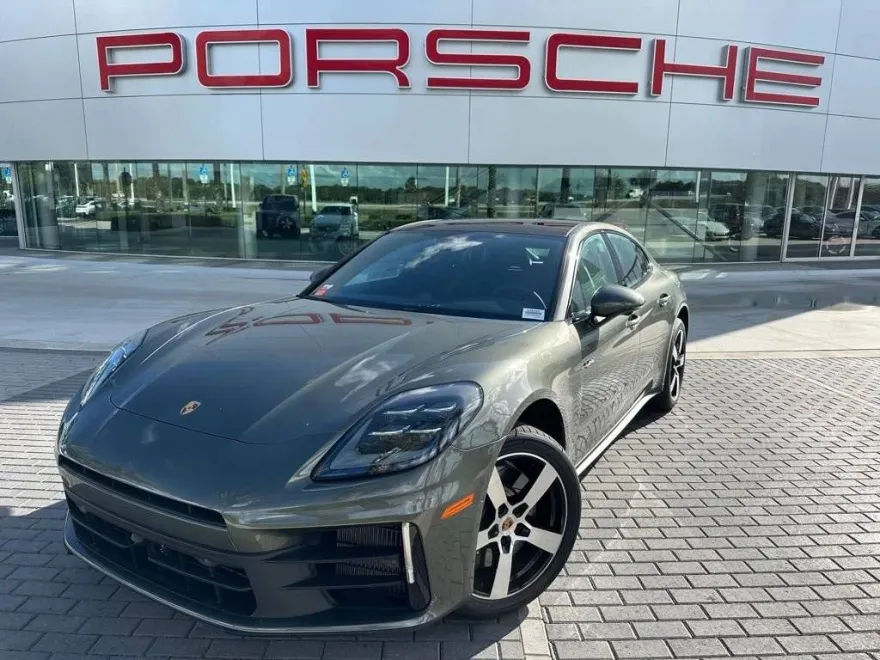2025 Porsche Panamera 4 E-Hybrid photo 1