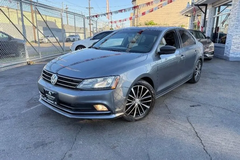 2016 Volkswagen Jetta 1.8T Sport photo 1