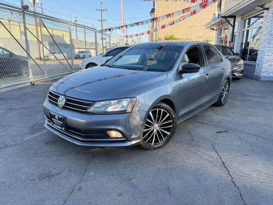 2016 Volkswagen Jetta 1.8T Sport photo 1