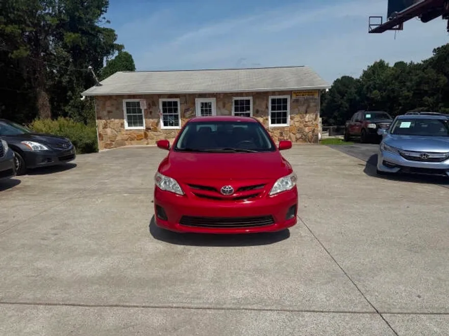 2011 Toyota Corolla LE photo 1