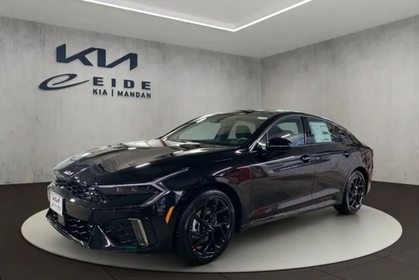 2026 Kia K5 GT-Line photo 1