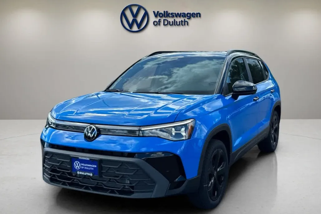 2025 Volkswagen Taos SE photo 1