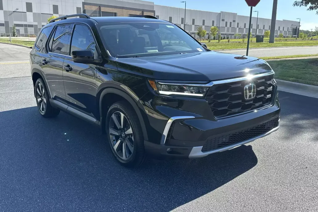 2025 Honda Pilot Touring photo 1