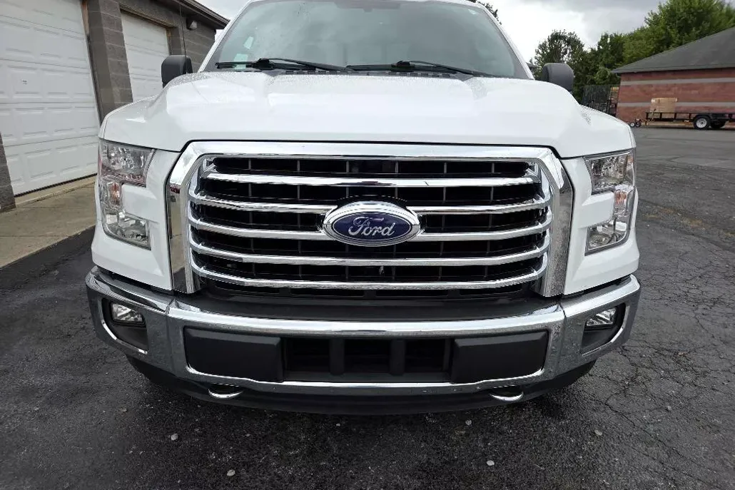 2017 Ford F-150 photo 1