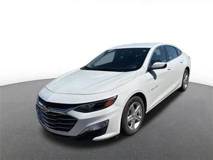 2023 Chevrolet Malibu LS photo 1