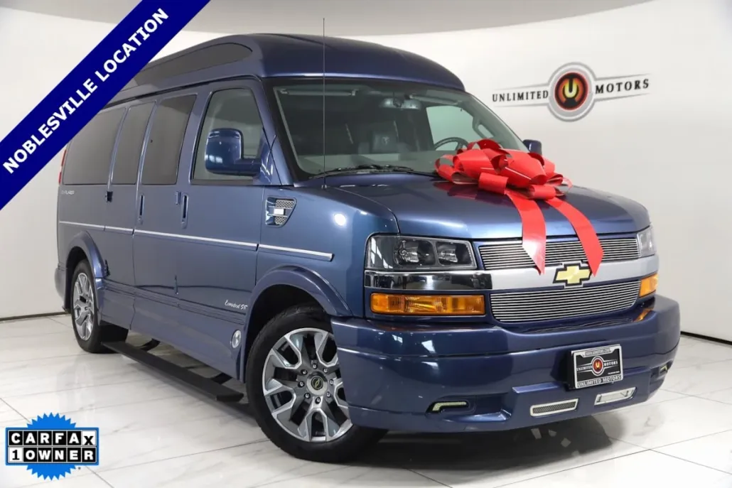 2023 Chevrolet Express Cargo Van photo 1