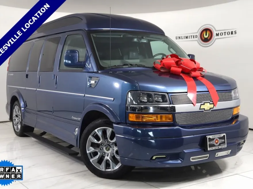 2023 Chevrolet Express Cargo Van photo 1