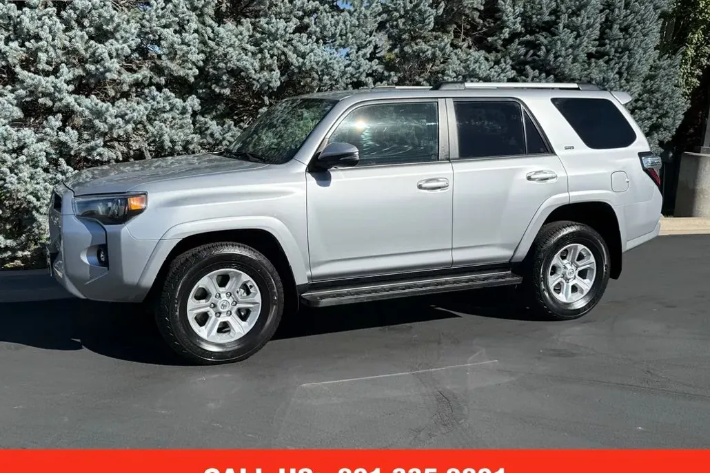 2024 Toyota 4Runner SR5 Premium photo 1