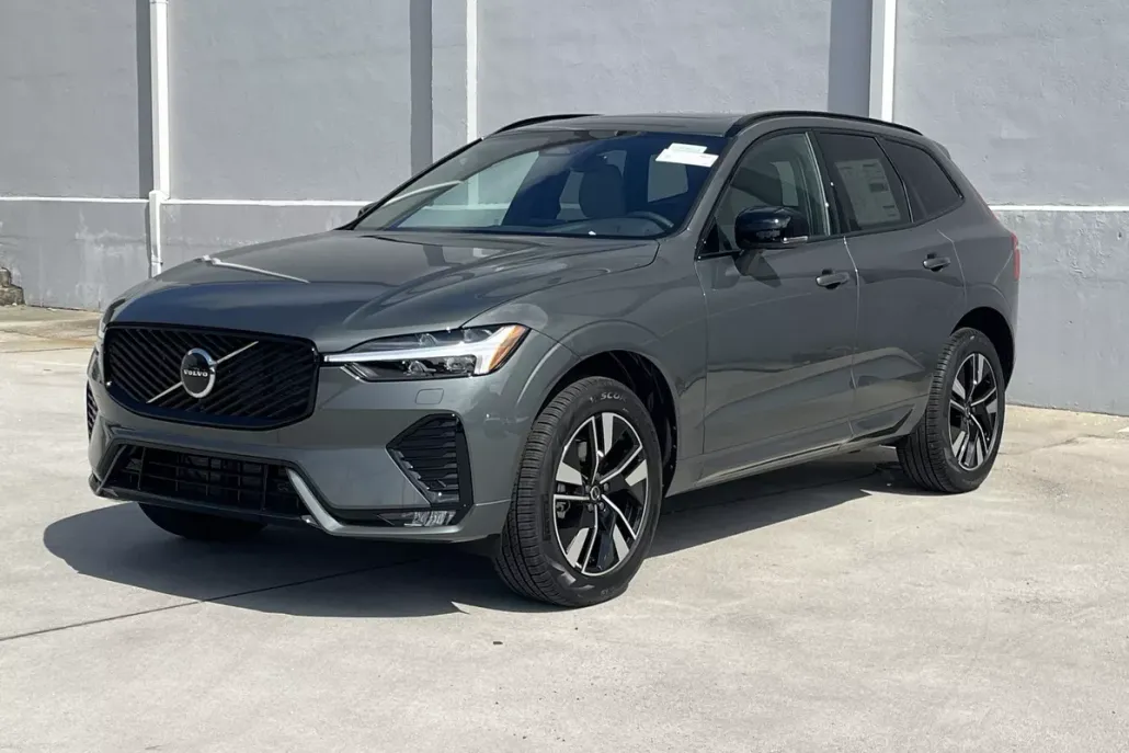 2026 Volvo XC60 B5 Core photo 1