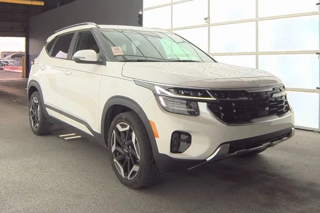 2024 Kia Seltos SX photo 1