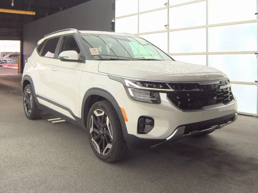 2024 Kia Seltos SX photo 1