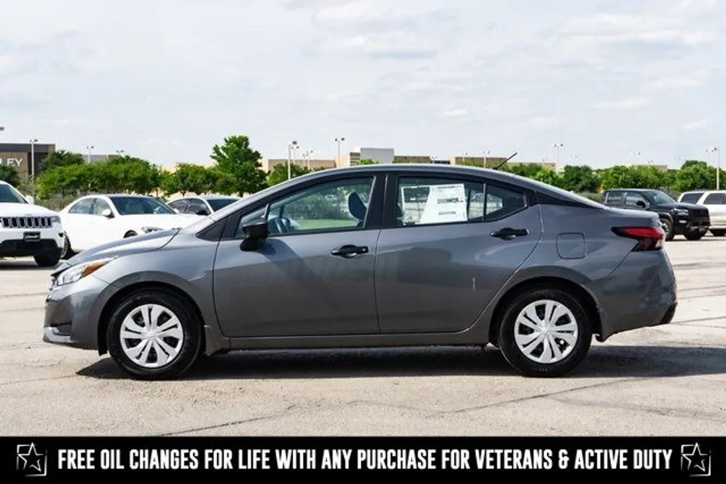 2025 Nissan Versa S photo 1