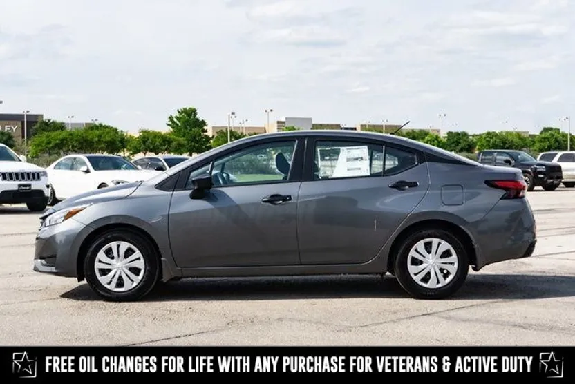 2025 Nissan Versa S photo 1