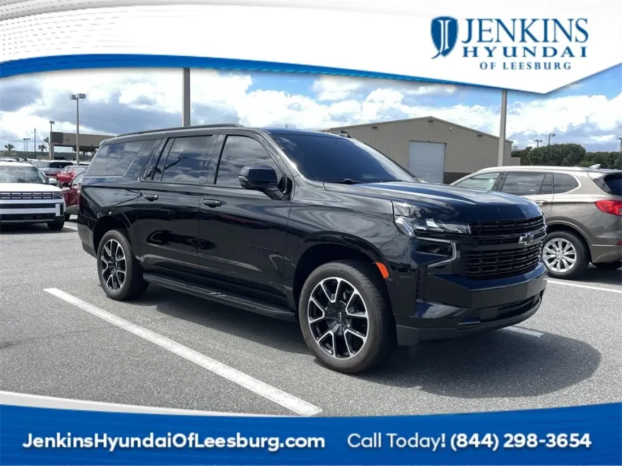 2023 Chevrolet Suburban RST photo 1