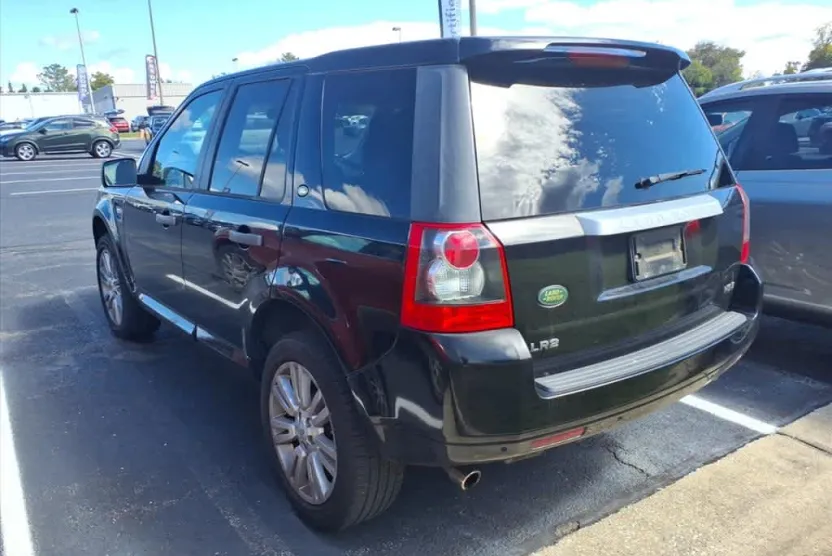 2010 Land Rover LR2 HSE photo 1