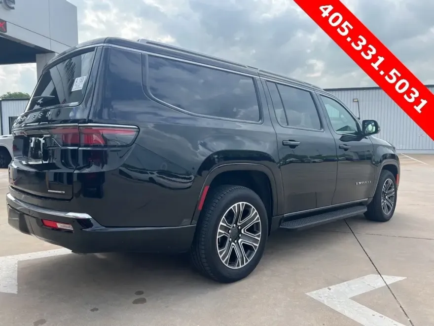 2024 Jeep Wagoneer L Series II photo 1