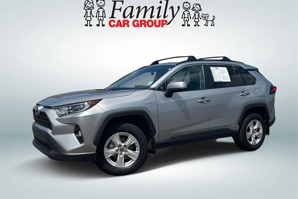 2021 Toyota RAV4 Hybrid XLE photo 1