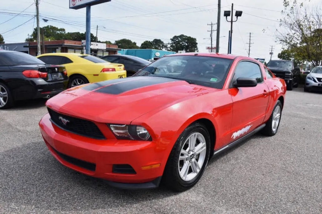 2012 Ford Mustang V6 photo 1