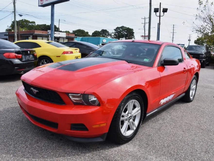 2012 Ford Mustang V6 photo 1