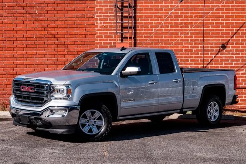 2017 Gmc Sierra 1500 SLE photo 1