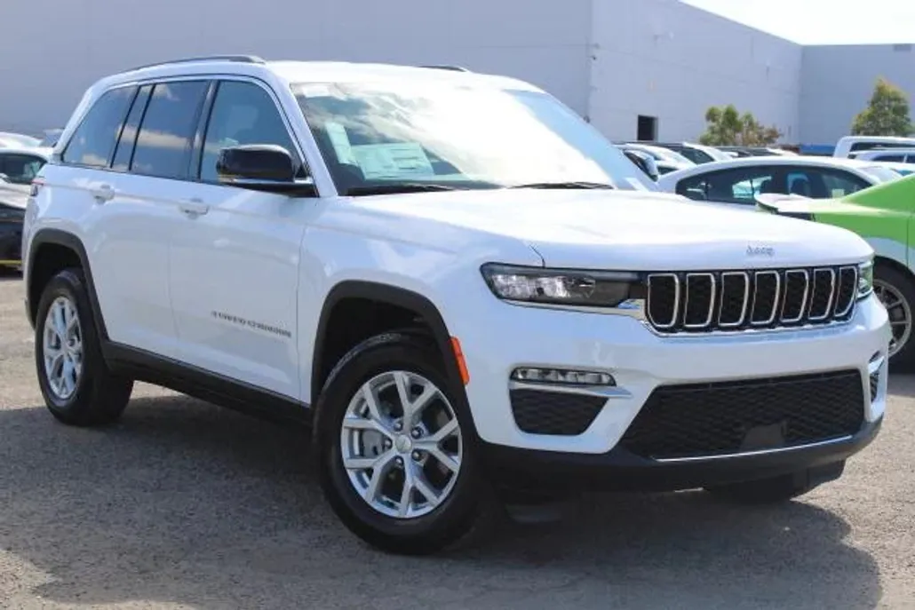 2023 Jeep Grand Cherokee Limited photo 1