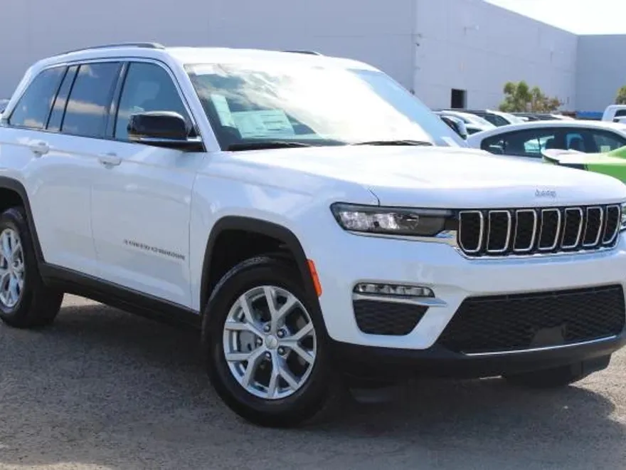 2023 Jeep Grand Cherokee Limited photo 1