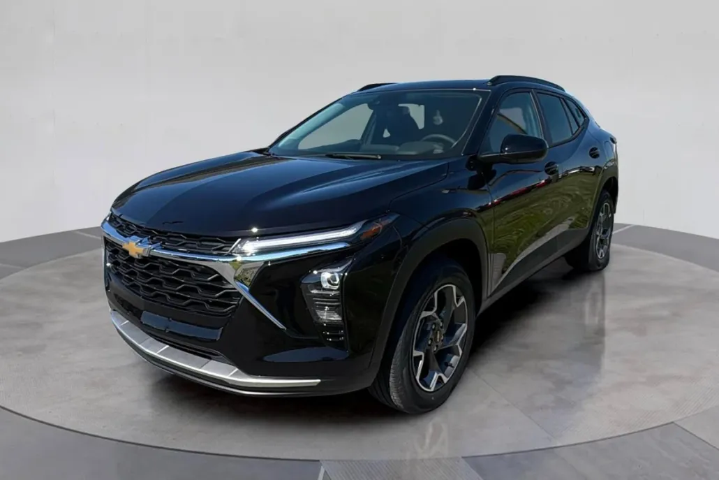 2025 Chevrolet Trax LT photo 1