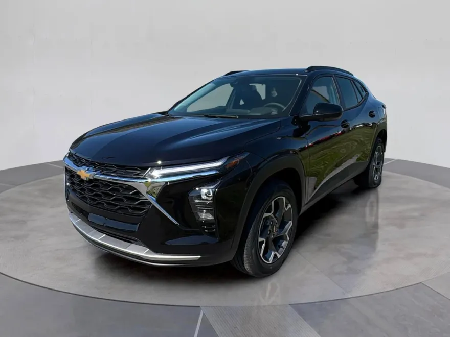 2025 Chevrolet Trax LT photo 1