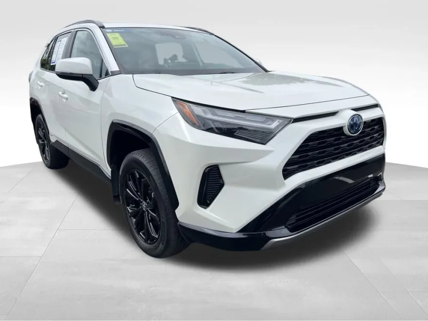 2022 Toyota RAV4 Hybrid SE photo 1