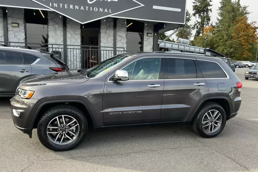 2021 Jeep Grand Cherokee Limited photo 1