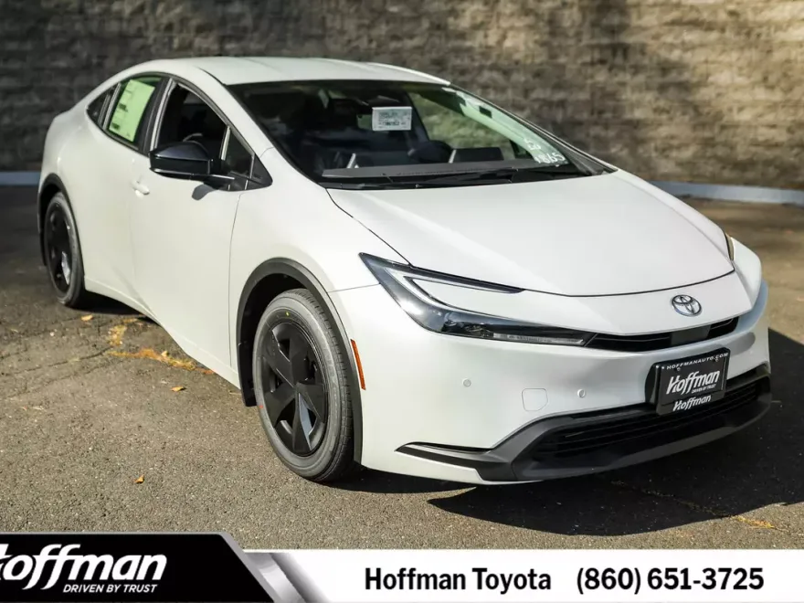 2026 Toyota Prius LE photo 1