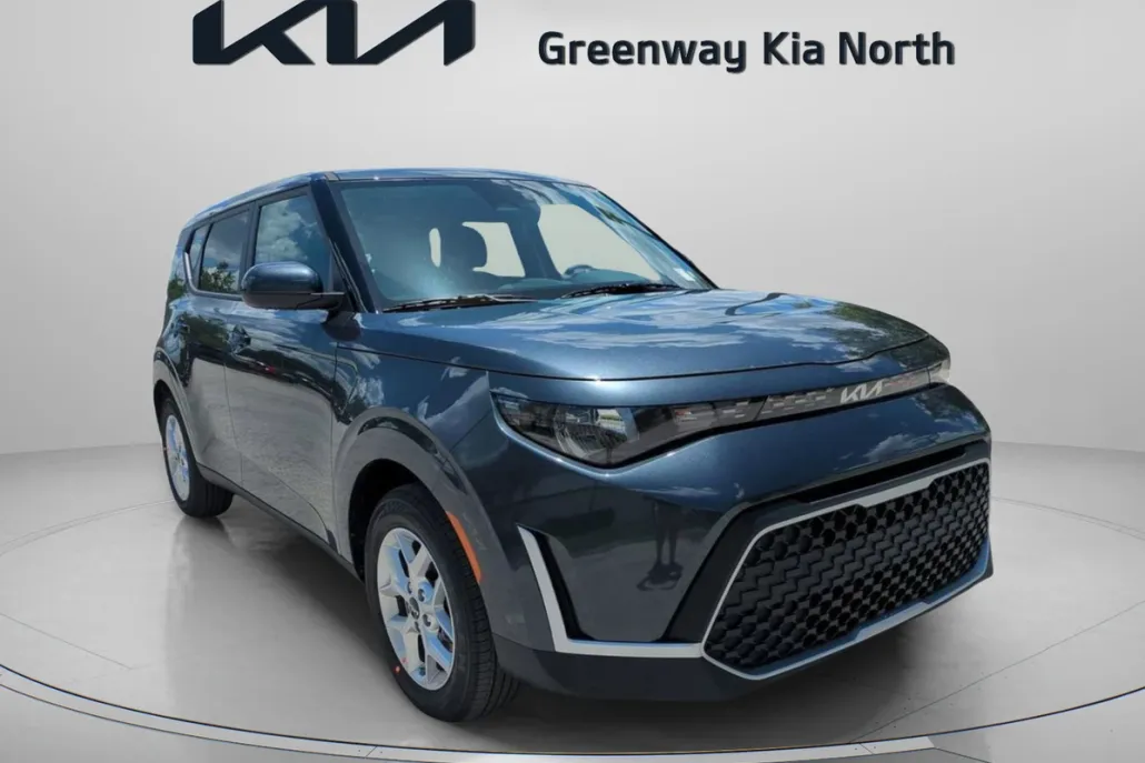 2025 Kia Soul LX photo 1