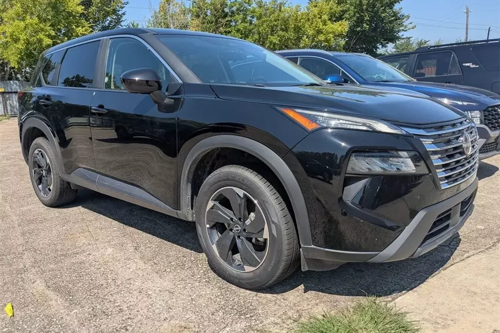 2024 Nissan Rogue SV photo 1