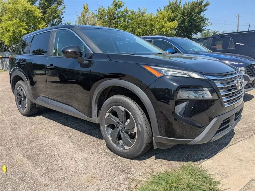 2024 Nissan Rogue SV photo 1