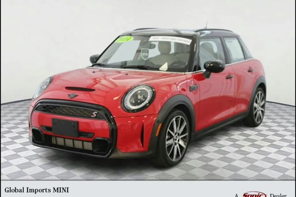 2024 Mini Cooper 4 Door Hardtop S Iconic photo 1