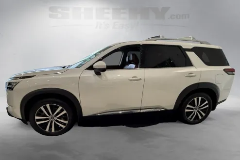 2023 Nissan Pathfinder Platinum photo 2