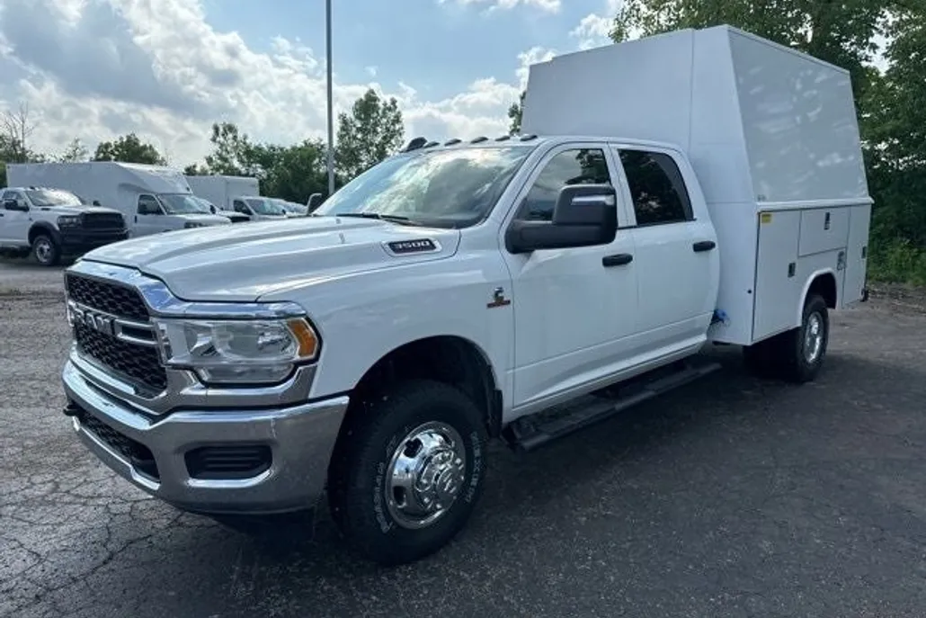 2024 Ram 3500 Tradesman photo 1