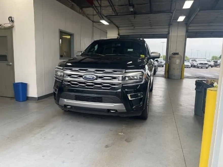 2022 Ford Expedition MAX Platinum photo 1