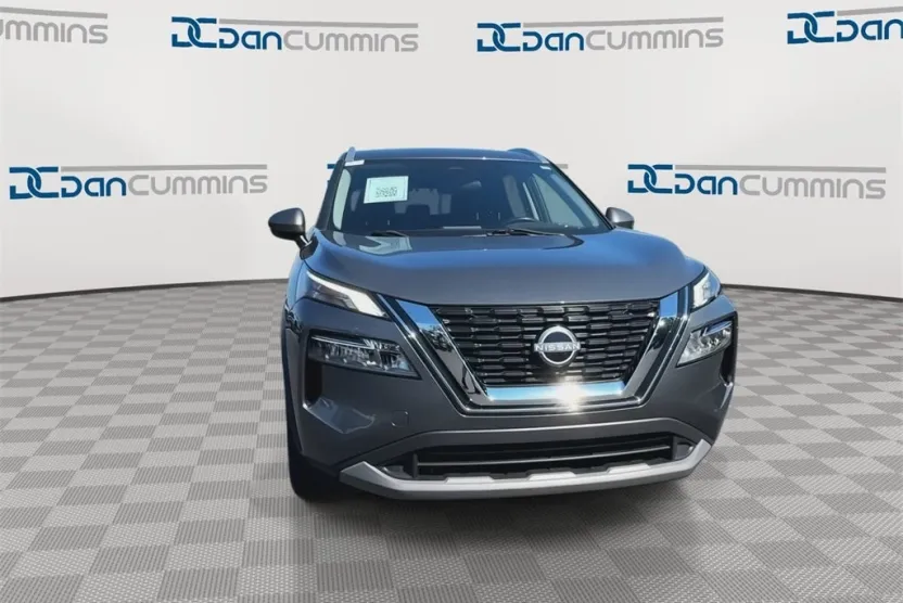 2023 Nissan Rogue SV photo 1