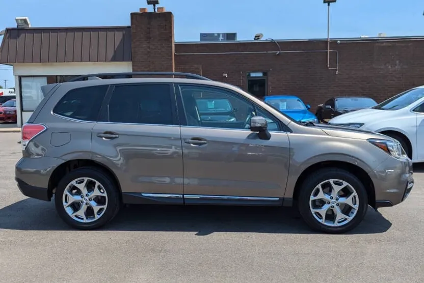 2017 Subaru Forester 2.5i Touring photo 1
