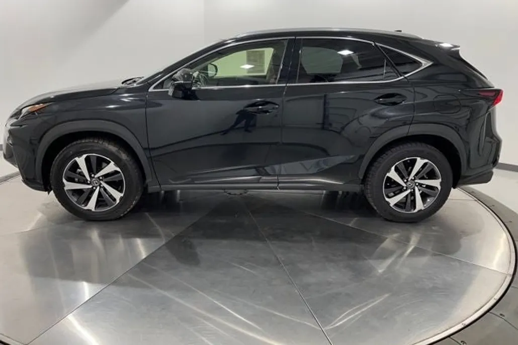 2021 Lexus NX 300 photo 1