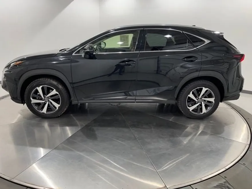 2021 Lexus NX 300 photo 1